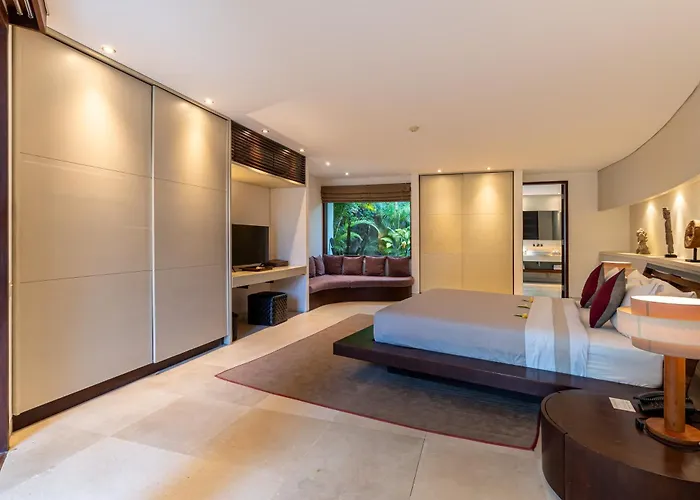 Villa The Layar - Designer And
