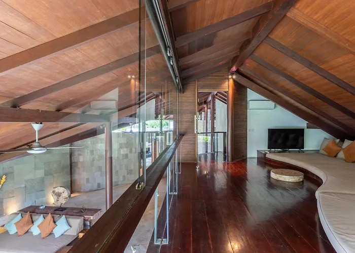 Villa The Layar - Designer And *
