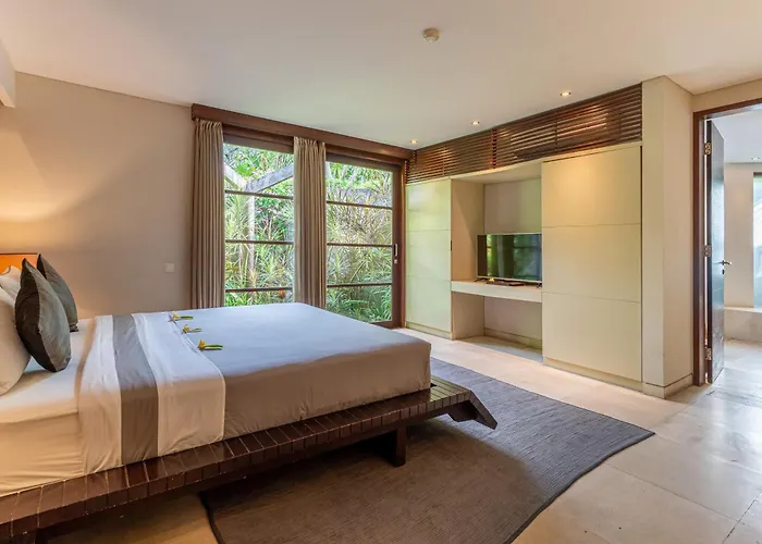 Villa The Layar - Designer And *